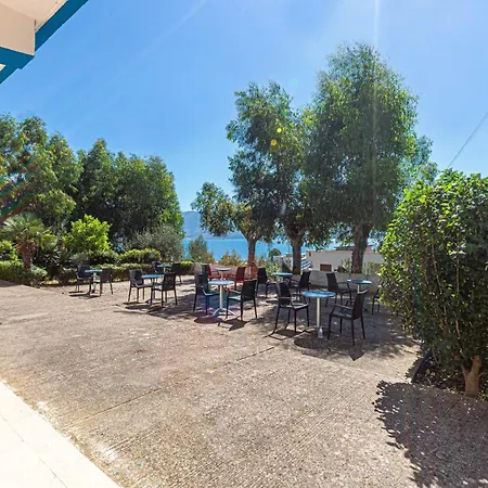 Radhima Sea View 1 - Kitchen, Parking & Balcony Vlorë